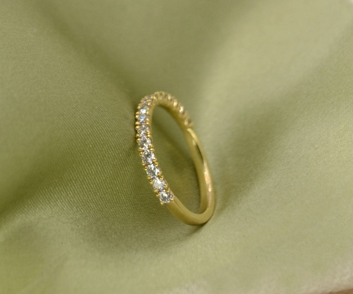 Scalloped Claw Set Diamond Ring - 2mm