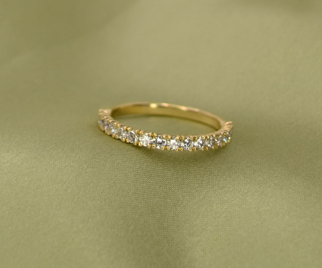 Scalloped Claw Set Diamond Ring - 2mm