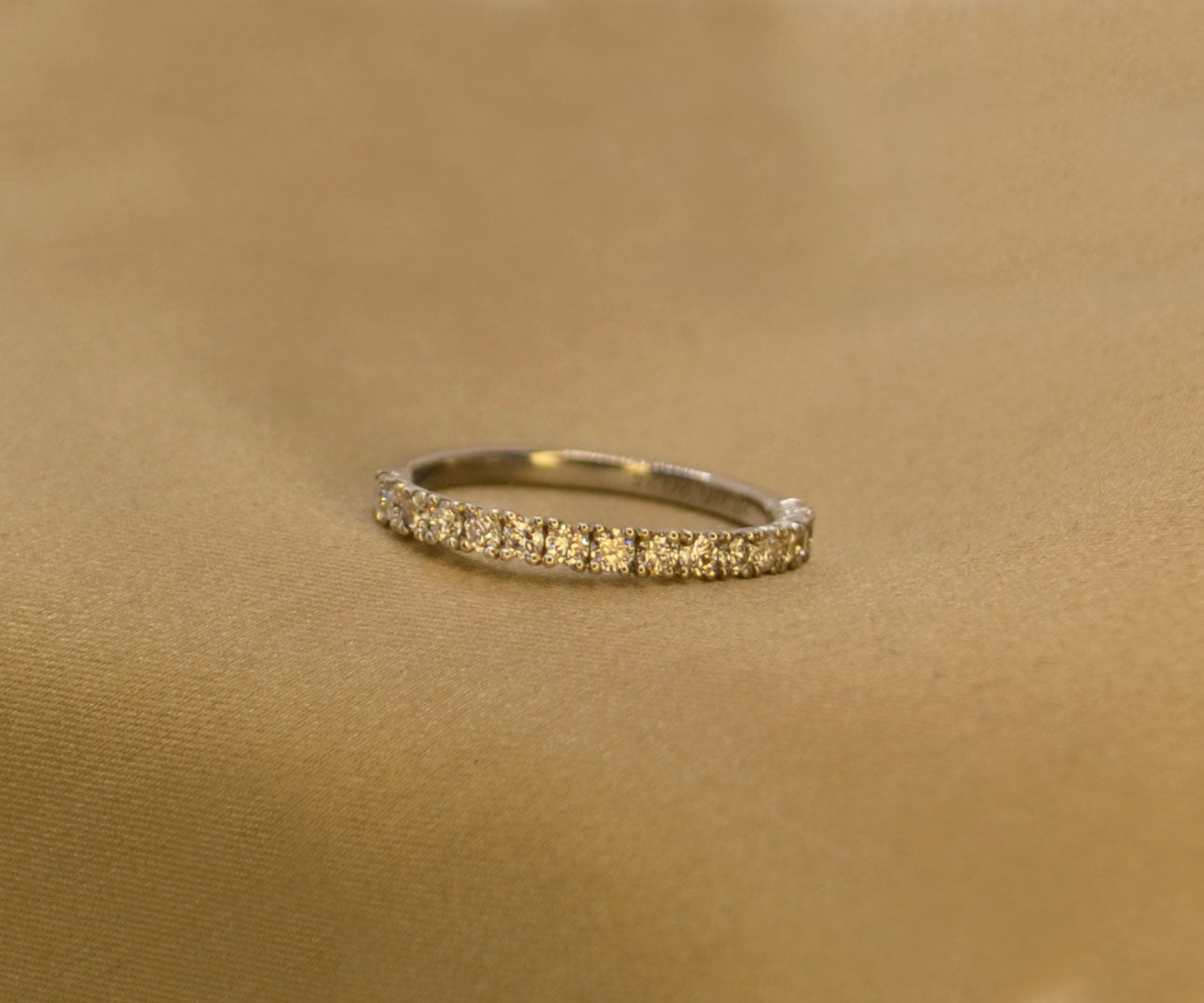 Scalloped Claw Set Diamond Ring