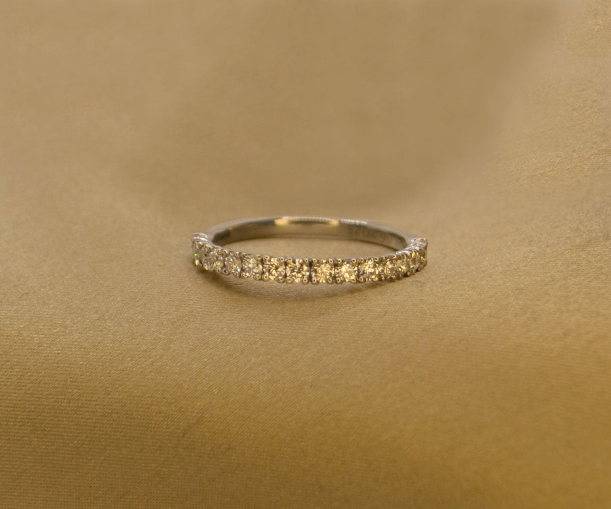 Scalloped Claw Set Diamond Ring
