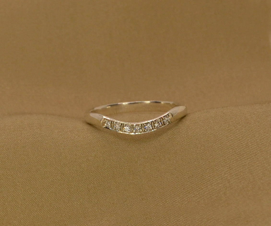 Square Grain Set Diamond Shaped Ring