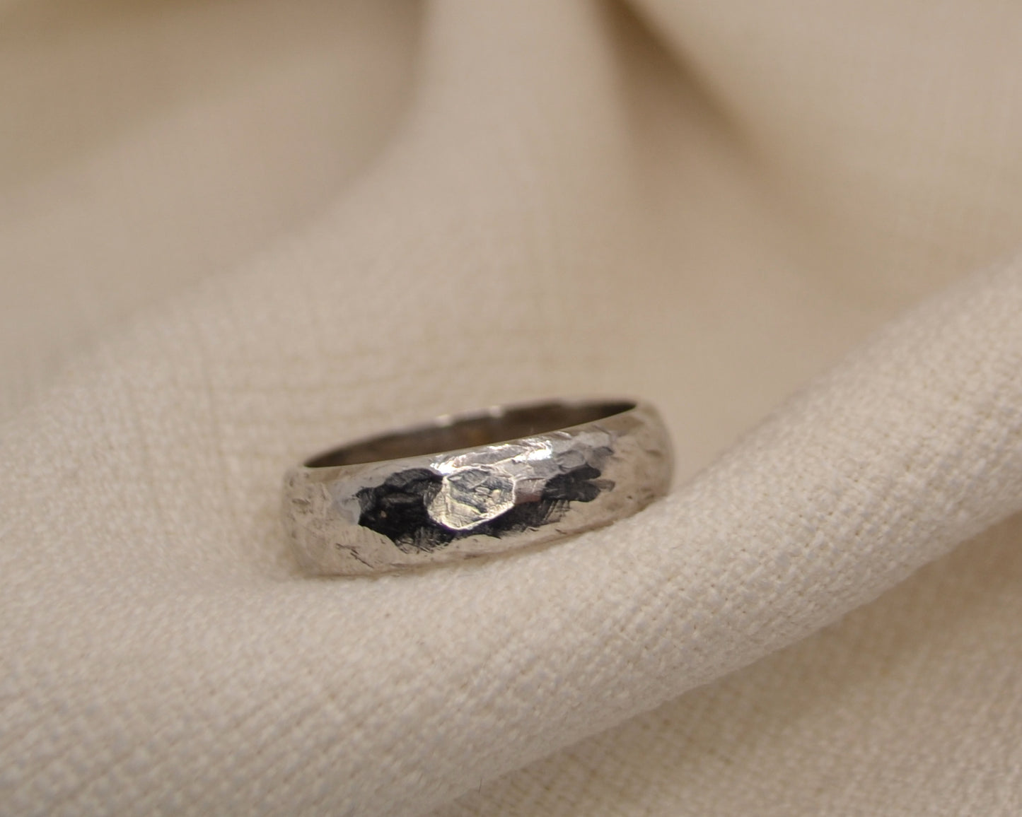Hammered D Shape Ring - 6mm