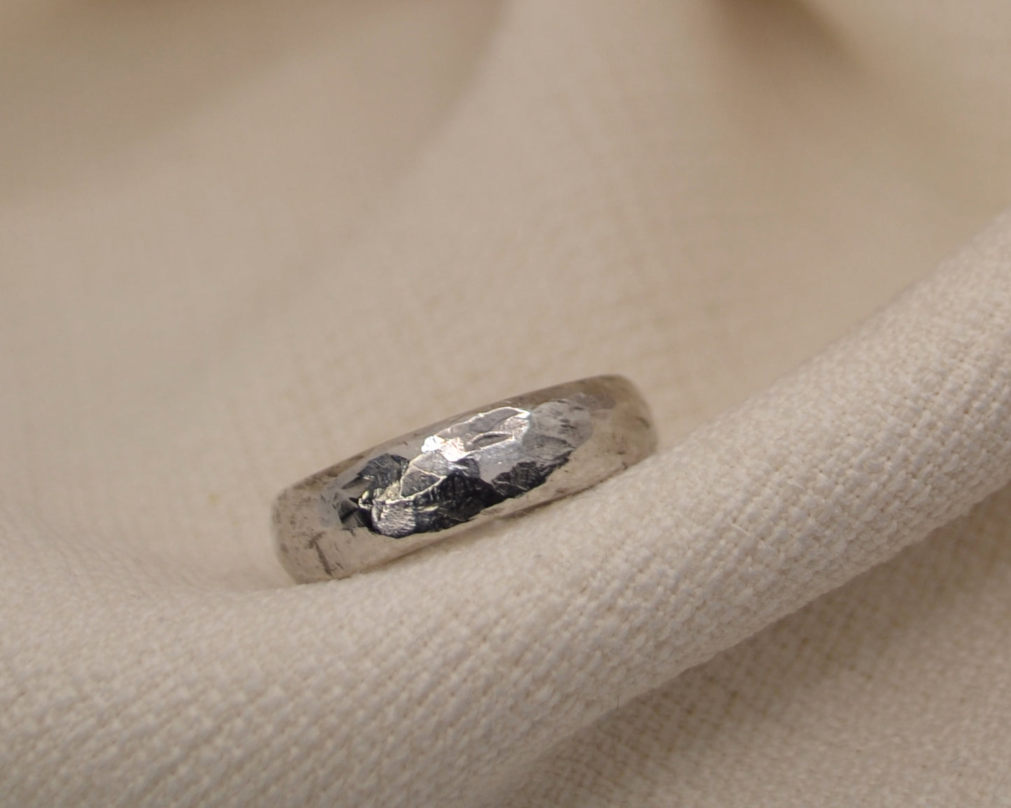 Hammered D Shape Ring - 6mm