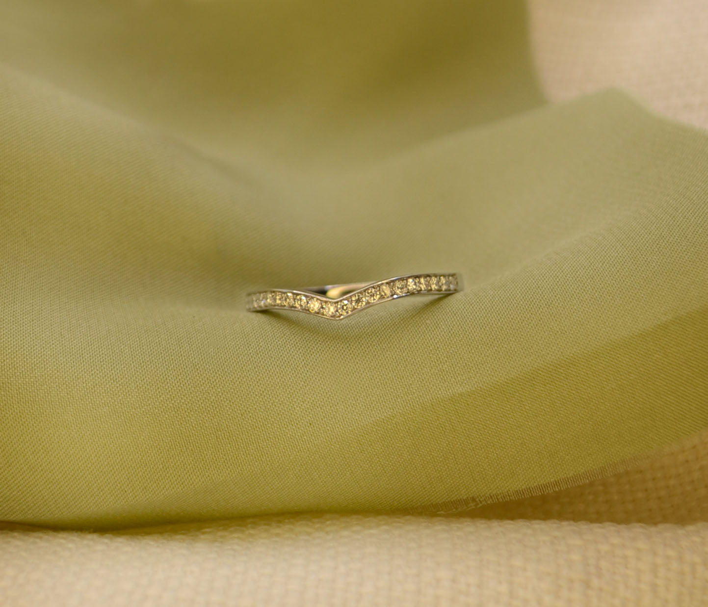 'V' Shaped Micro Grain Set Diamond Ring - 2mm