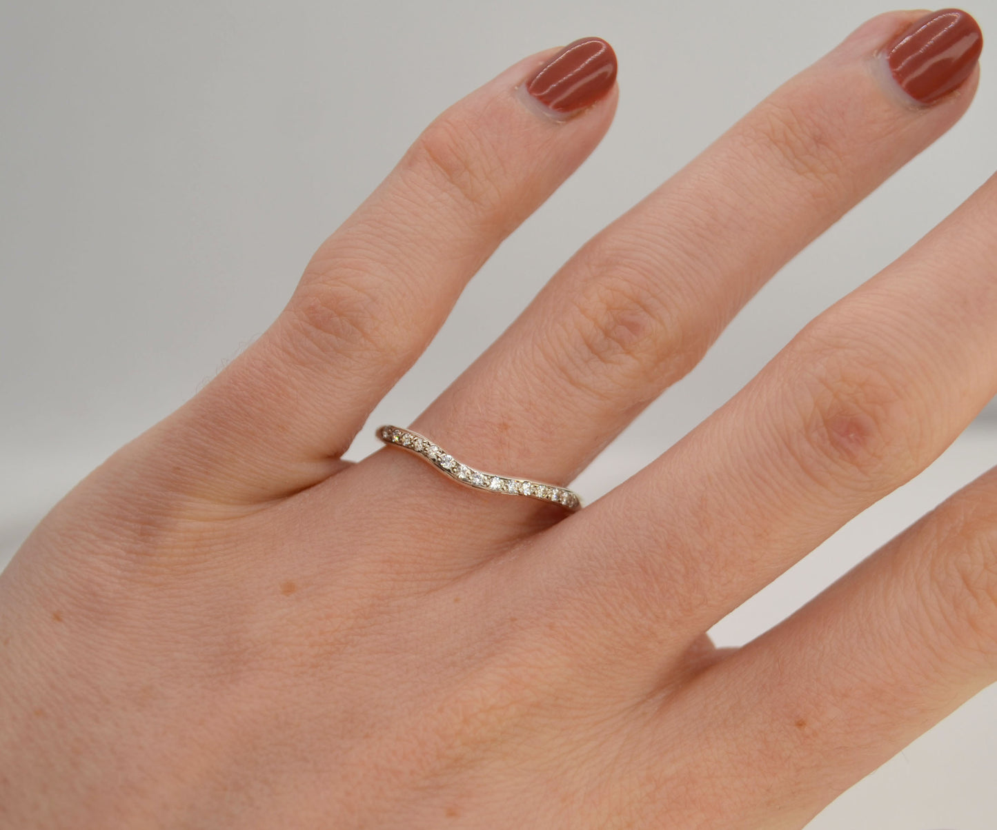 Grain Set Diamond Shaped Ring - 2mm
