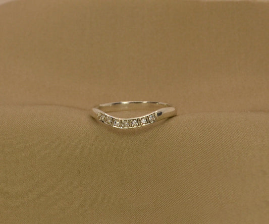 Square Grain Set Diamond Shaped Ring