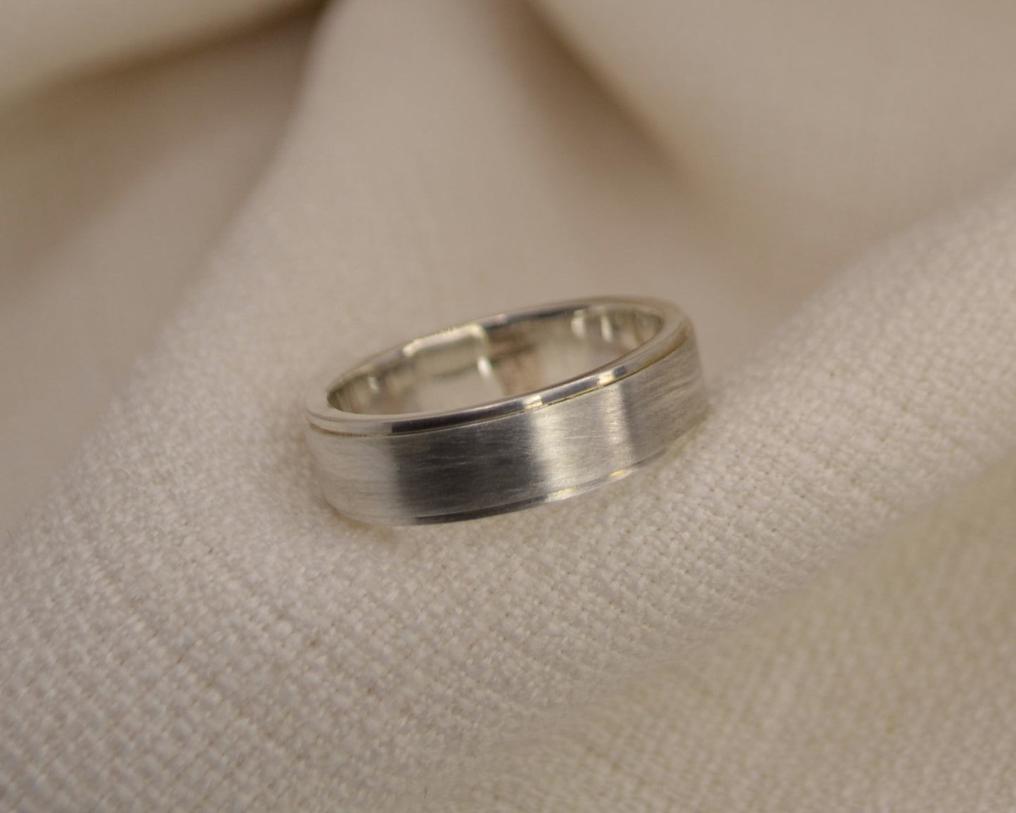 Flat Profile with Stepped Down Edges Ring - 6mm