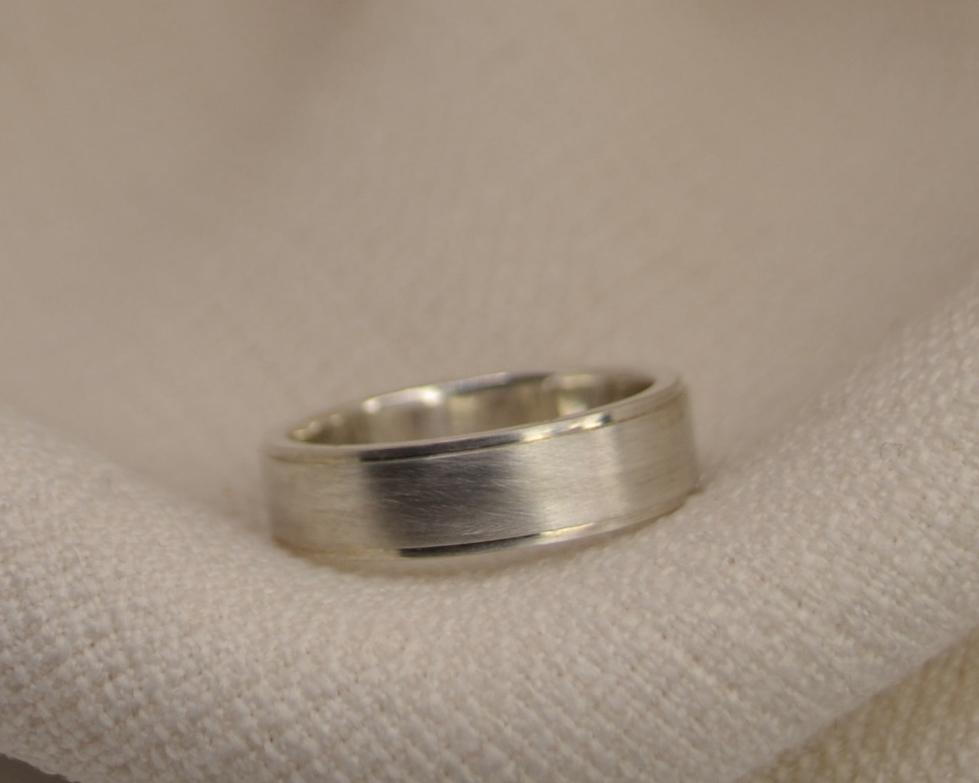 Flat Profile with Stepped Down Edges Ring - 6mm