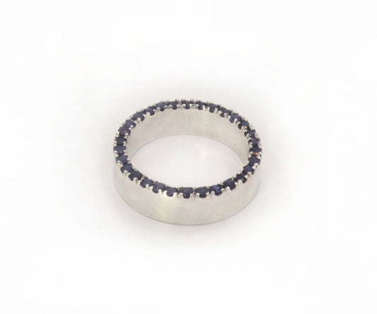 Edge Set Sapphire Ring - 5mm